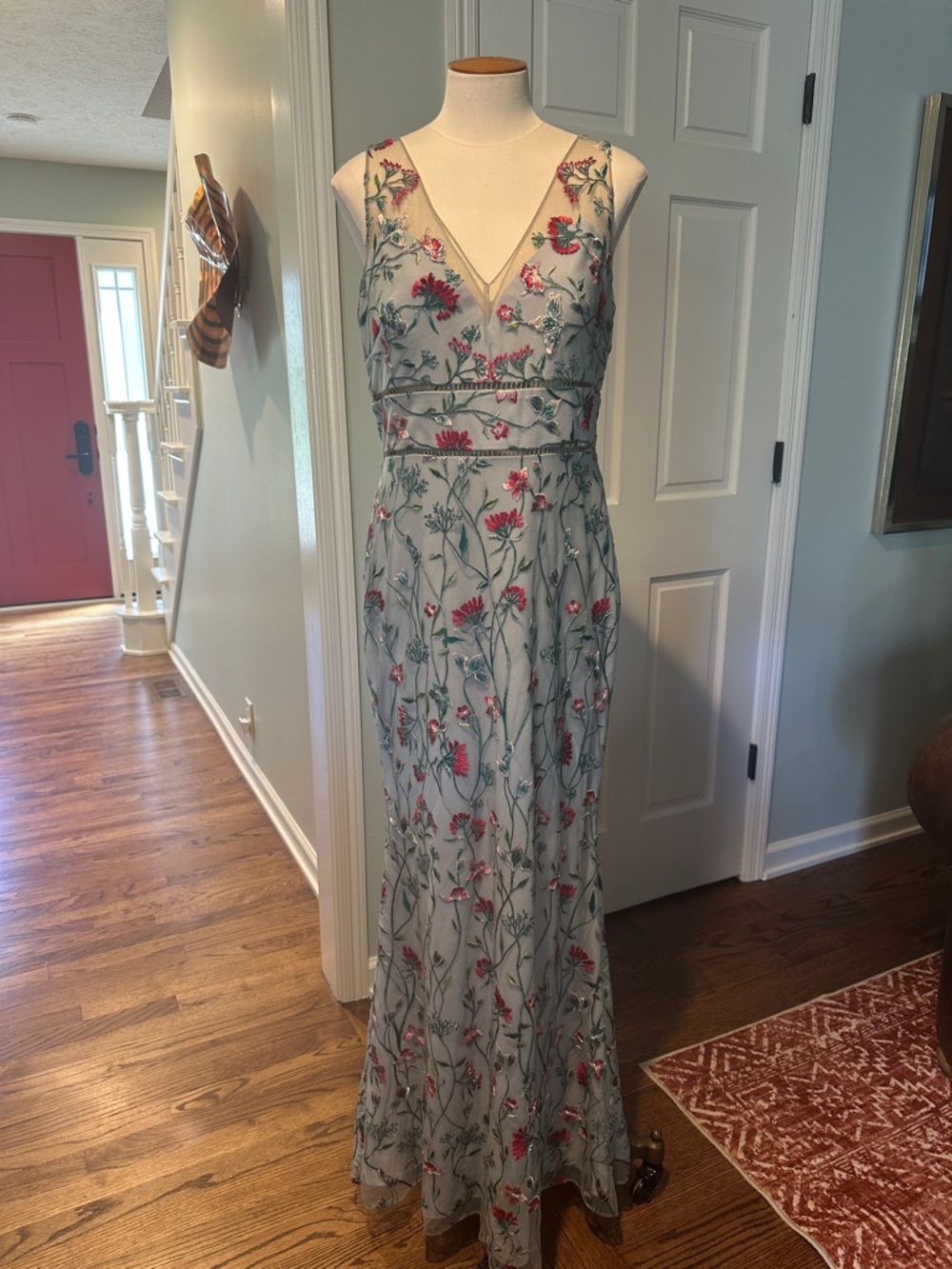 NWOT Marchesa Notte Sz 12Embroidered V-Neck Floral Evening Gown Light Blue Pink